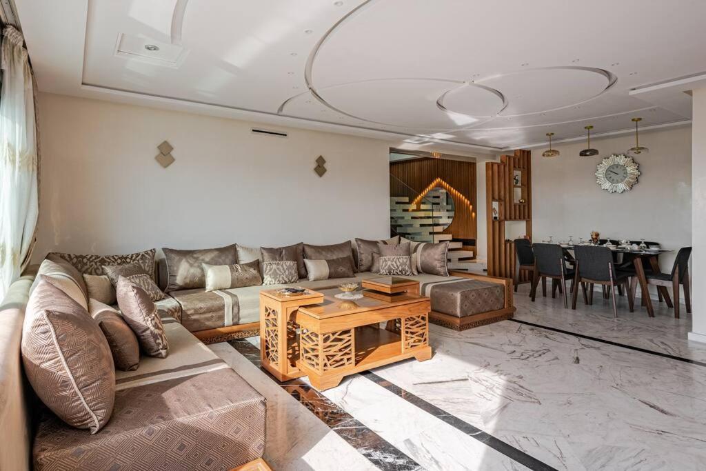 Appartement Royale Duplexe Pleine Centre Tanger Extérieur photo